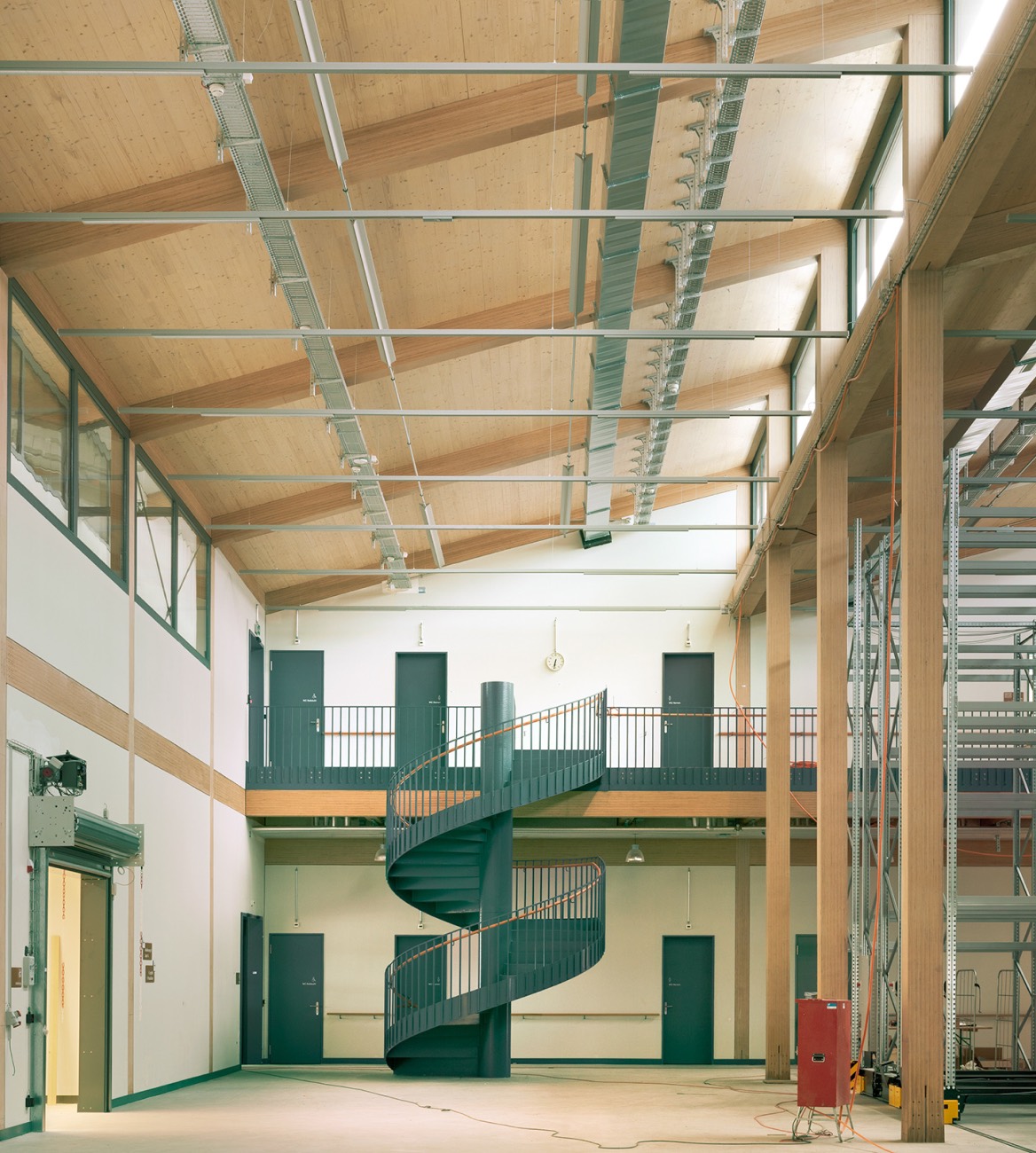 Innenraum mit Wendeltreppe